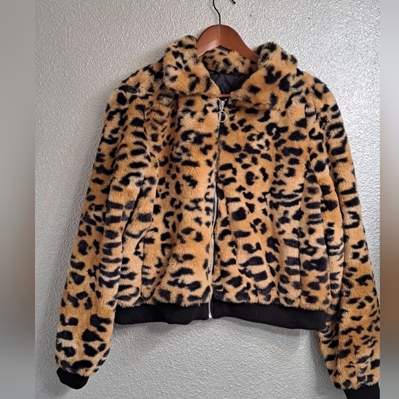 Faux Fur Leopard Print Zip Up Jacket With Collar - Picture 5 of 7